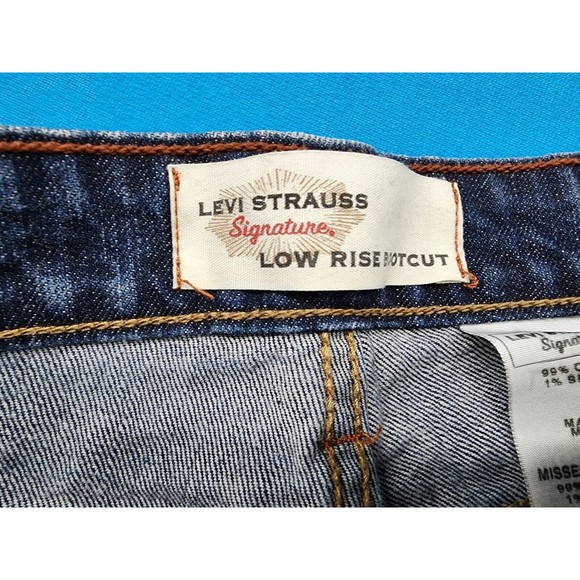 Levi Strauss Signature Women's Stretch Low Rise Bootcut Denim Jeans Size 4 - Picture 5 of 10